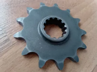 Piñón Suzuki Moto/Quad 13 Dientes