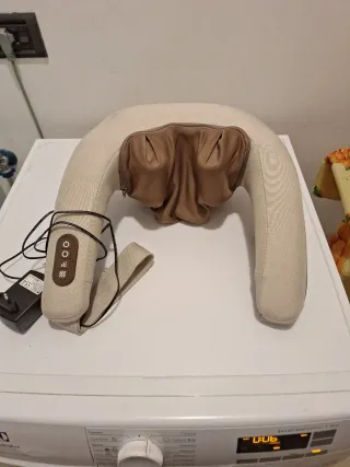 Massaggiatore cervicale 4D