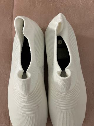 Zapatillas deportivas blancas estilo calcetín 41