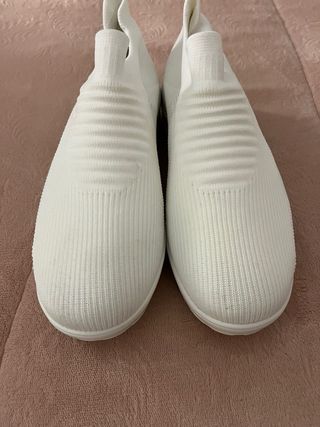 Zapatillas deportivas blancas estilo calcetín 41