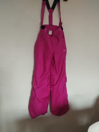 Pantalón de esquí fucsia con tirantes