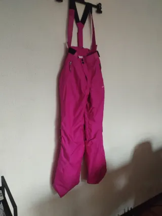Pantalón de esquí fucsia con tirantes