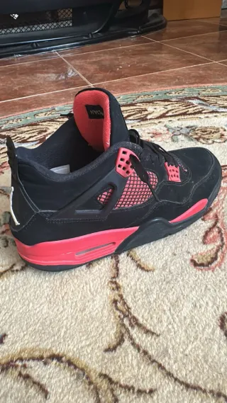 Nike Air Jordan 4 Thunder Red