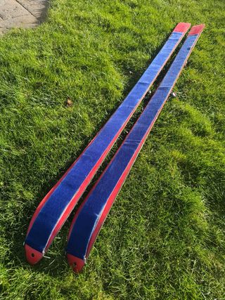 Esquís de travesía Ski Trab con pieles