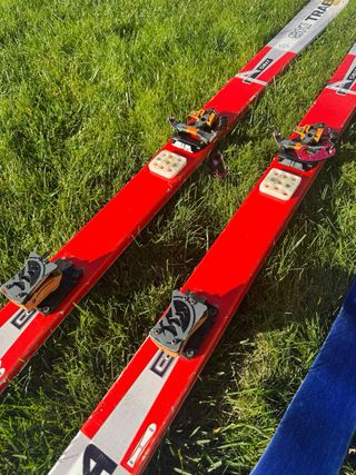 Esquís de travesía Ski Trab con pieles