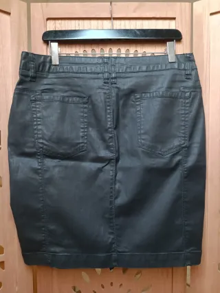 Lote 2 Faldas Tintoretto Negra y burdeos