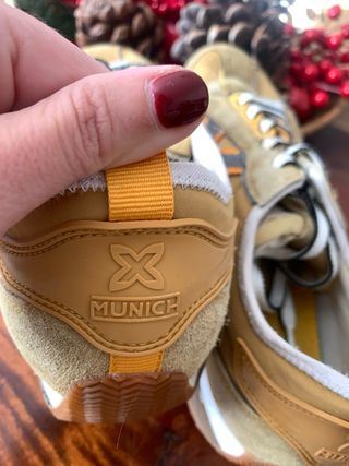 Zapatillas Múnich Talla 41 Beige/Amarillo mostaza