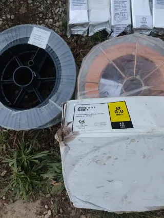 Electrodos y Hilo Soldar (por jubilación)