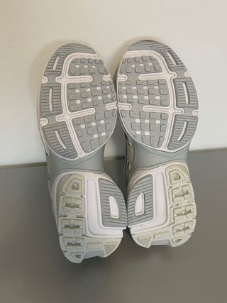 Nike Scarpe Taglia 42.5 Argento Bianco