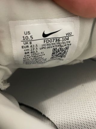 Nike Scarpe Taglia 42.5 Argento Bianco