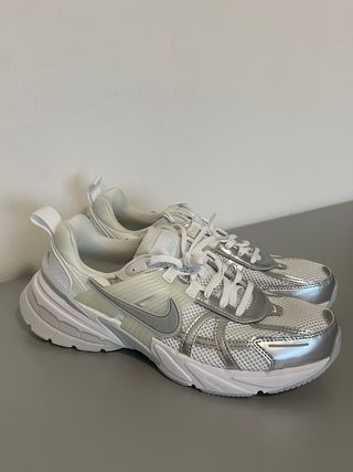 Nike Scarpe Taglia 42.5 Argento Bianco