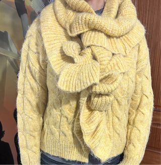 Chaqueta punto Zara con bufanda