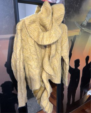 Chaqueta punto Zara con bufanda