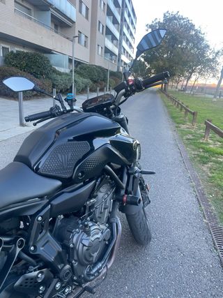 Yamaha MT-07 Pure 2024 A2