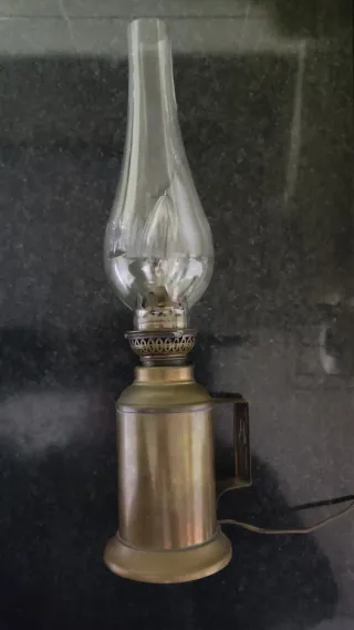 Lume antico a olio in ottone e vetro