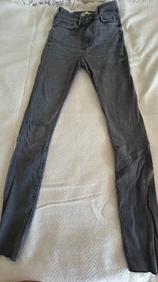 Zara Jeans Gris Tiro alto Talla 34