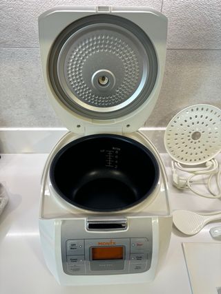 x2 cafeteras de cápsulas y un robot de cocina...