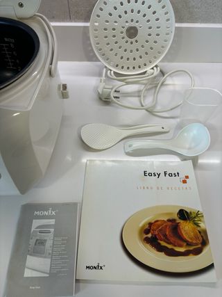 x2 cafeteras de cápsulas y un robot de cocina...