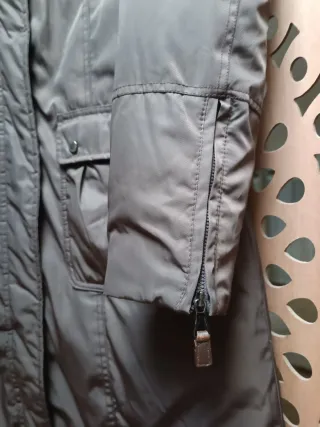 Abrigo largo marrón chocolate.