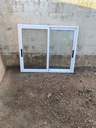 Ventana corredera aluminio blanca