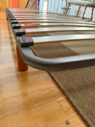 Somier láminas 110 cm con patas