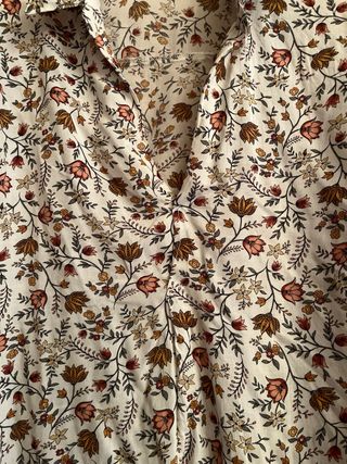 Camisa Stradivarius flores