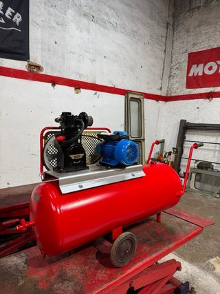 Compresor 100L Monofásico