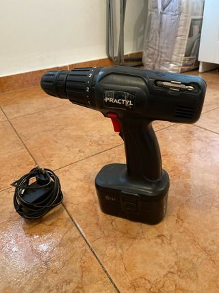 Taladro Practyl 12V con cargador