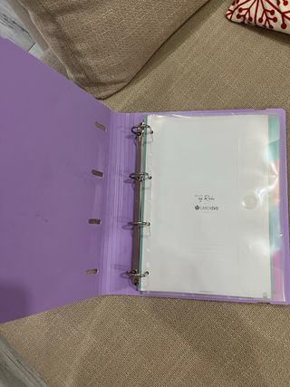 Carpeta archivador morada 4 anillas