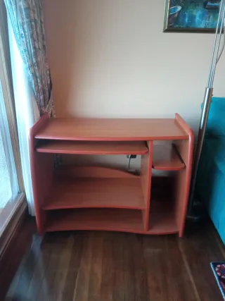 Mueble ordenador madera