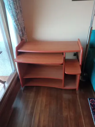 Mueble ordenador madera