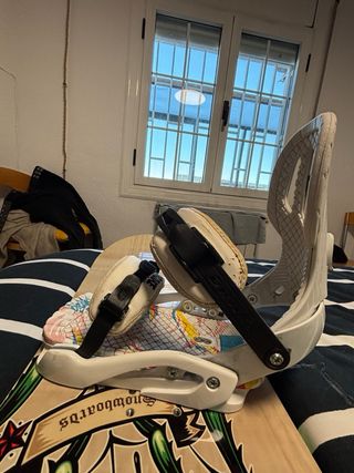 Tabla Snow(149cm)+Botas(42,5)+Fijaciones+Abrigo(L)