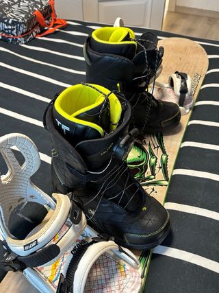 Tabla Snow(149cm)+Botas(42,5)+Fijaciones+Abrigo(L)