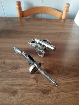 2 Mecheros Metálicos: Pistola y Cañón