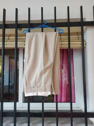 Pantalón de traje beige