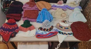 Artículos lana hechos a mano ganchillo.