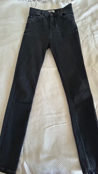 Zara Jeans Negro Desgastado Talla 34 Tiro alto