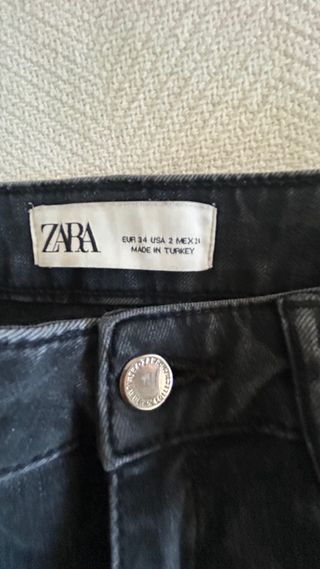 Zara Jeans Negro Desgastado Talla 34 Tiro alto
