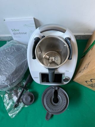 Bimby TM6 Vorwerk completo di tutto in garanzia