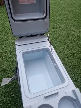 Nevera eléctrica MOBICOOL para coche