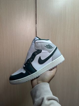 Jordan 1 Mid Oxidized Green