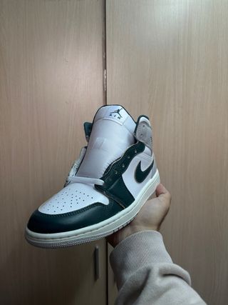 Jordan 1 Mid Oxidized Green