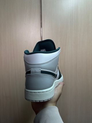 Jordan 1 Mid Oxidized Green