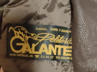 Chaquetón de piel marrón oscuro