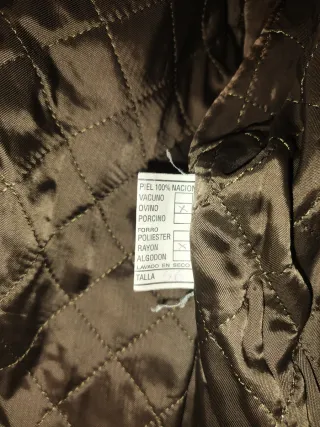 Chaquetón de piel marrón oscuro