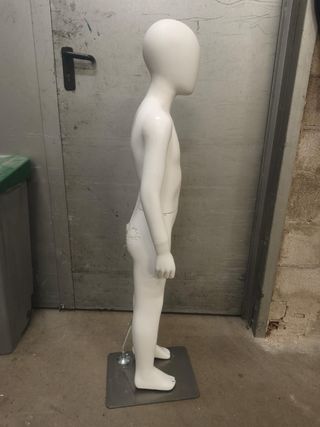Maniquí infantil blanco