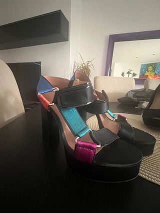 Sandalias de plataforma multicolor , solo dos usos