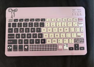 Teclado Inalámbrico Rosa con Diseño