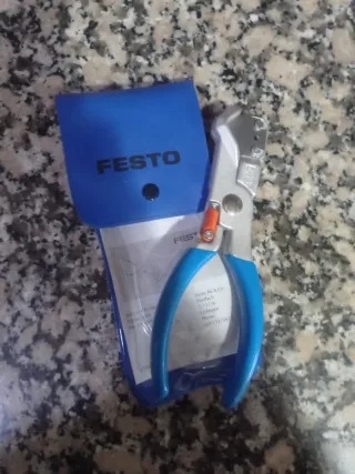 Cortatubos Festo