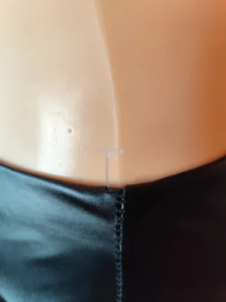 Pantalones negros cuero sintético